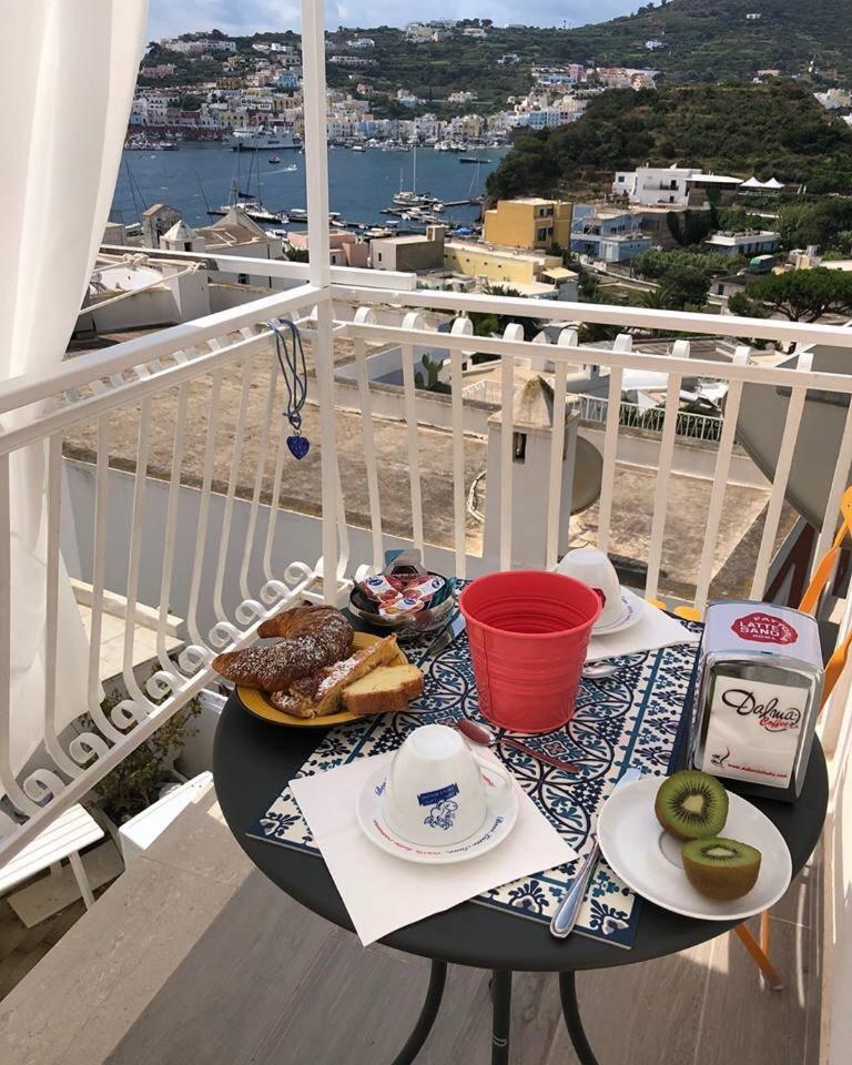 B&B Ponza Suite المظهر الخارجي الصورة